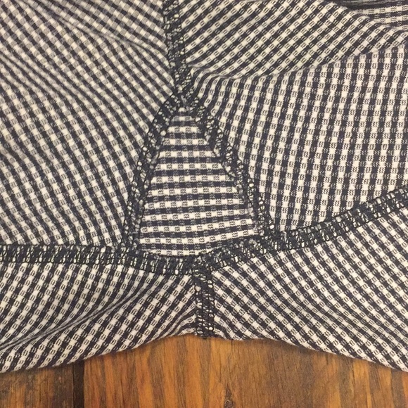 EUC Lululemon blue gingham leggings - Picture 5 of 7